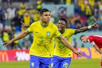 Casemiro giúp Brazil nhảy múa ở World Cup