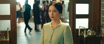"Mẹ ruột" Song Joong Ki ở Cậu Út Nhà Tài Phiệt: Diện mạo - thời trang đều xuất sắc nhưng ít đất diễn