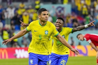 Casemiro giúp Brazil nhảy múa ở World Cup