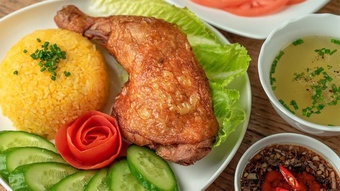 Từ A – Z 4 cách làm cơm gà thơm ngon, đơn giản đổi vị cho bữa ăn gia đình