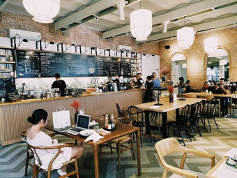 10 quán cà phê mở xuyên Tết Quý Mão ở quận 1