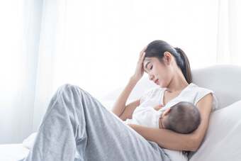 Bí quyết giúp sữa mẹ về nhiều sau sinh, áp dụng ngay nếu mẹ thiếu sữa cho con