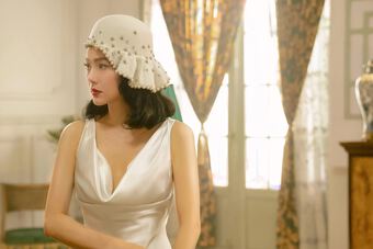 ''Chị chị em em 2'': Minh Hằng - Ngọc Trinh đẹp đúng chất mỹ nhân Sài Gòn, phim gây đỏ mặt vì tình tiết nhạy cảm