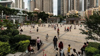 Trung Quốc lần đầu giảm dân số trong 60 năm: Chưa giàu đã già, bị đẩy vào khủng hoảng