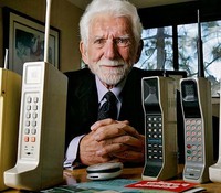 Bạn có biết: Chiếc điện thoại di động đầu tiên trên thế giới có giá tới 10.000 USD!