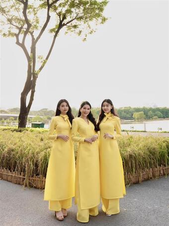 Con gái sao Việt diện áo dài đôi cùng mẹ: Ai được khen là &#39;Hoa hậu tương lai&#39;?