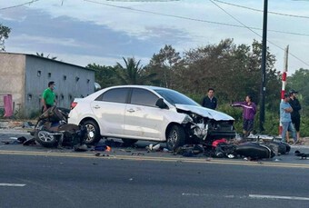 Kiên Giang: Ôtô va chạm với 3 xe máy làm 7 người thương vong