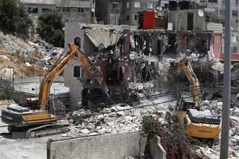 Israel dừng phá hủy tòa nhà của người Palestine do sức ép quốc tế
