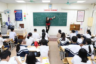 Hà Nội tuyển 72.000 học sinh vào lớp 10 trung học phổ thông công lập