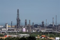 Hoạt động xuất khẩu dầu thương mại của Venezuela gần như đình trệ
