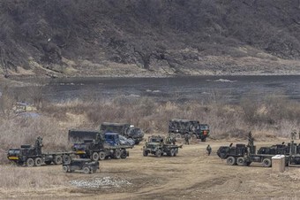 Thủy quân lục chiến Hàn-Mỹ-Anh tiến hành tập trận chung