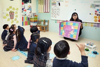 Những đứa bé Hàn Quốc bị cha mẹ bắt học tiếng Anh từ 2 tuổi