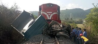 Khánh Hòa: Tai nạn đường sắt khiến một tài xế xe tải tử vong