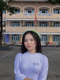 Vượt qua nỗi buồn thi trượt trường chuyên, nữ sinh Bà Rịa - Vũng Tàu quyết tâm học tập, 3 năm sau đạt học bổng lớn