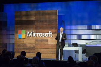 Chủ tịch Microsoft nêu mối nguy lớn nhất của AI