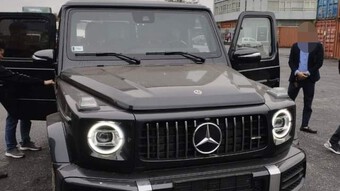 Xe Mercedes G63 giá 12 tỷ đồng bị ''bỏ rơi'' ở cảng Hải Phòng