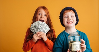 Chuyên gia chỉ ra thời điểm thích hợp để cha mẹ dạy trẻ về tiền bạc