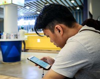 Người trẻ ngày càng lệ thuộc vào smartphone?: Những cái kết bất ngờ…