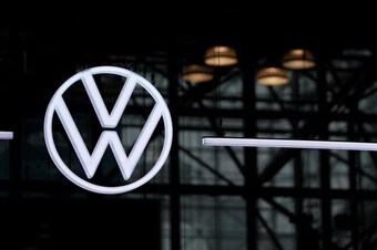 Sự cố mạng làm tê liệt hoạt động sản xuất của Volkswagen