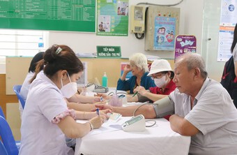 Tuổi thọ trung bình của người Việt là hơn 73 tuổi nhưng kèm nhiều bệnh