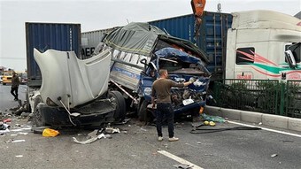 Hải Dương: Tai nạn giao thông liên hoàn làm 5 xe ôtô hư hỏng