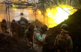 Nga tung cú "đánh úp" vào vùng chiến lược mà Ukraine không ngờ tới, nã hỏa lực vào pháo đài tiền tuyến