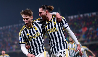 Rabiot chói sáng, Juventus chiếm ngôi đầu Serie A