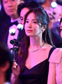 Song Hye Kyo nhận tin vui lớn dịp cuối năm, giữ vững phong độ trên đỉnh cao sự nghiệp