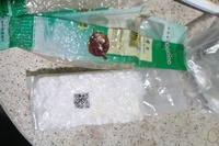 Du khách nhặt được gói nylon nghi chứa ma túy trên bãi biển Vũng Tàu