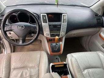 Rao Lexus RX 400h hàng hiếm giá 260 triệu ngang Wuling Mini EV, người bán chia sẻ: "Một đời chủ, đã thay pin mới, full lịch sử bảo dưỡng"