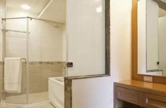 Đừng tốn tiền lắp đặt một phòng tắm vòi sen riêng trong phòng tắm, những người thông minh sẽ thiết kế nó như thế này, vừa tiết kiệm tiền vừa trông đẹp mắt.