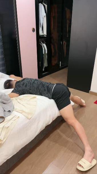 Chu Thanh Huyền quay lại cảnh Quang Hải nằm mệt nhoài trên giường, lý do là gì?