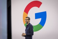 Vướng scandal với AI, CEO Google bị kêu gọi từ chức
