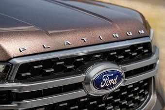 Ford Everest Platinum 2024 mở bán tại Đông Nam Á, trang bị động cơ V6