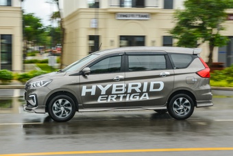 Honda CR-V vượt mặt Suzuki Ertiga trong nhóm xe hybrid