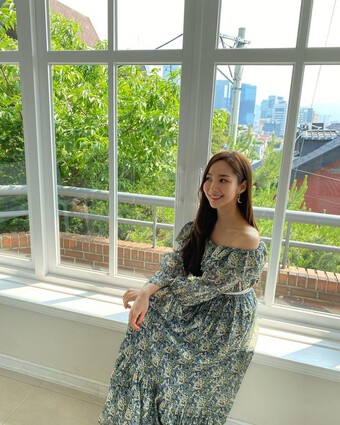 Park Min Young bật mood "bánh bèo" khi đến Nha Trang, diện "váy cưng" xinh ngất khiến chị em xin info ầm ầm