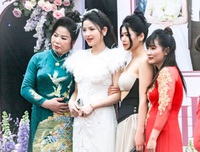 Cận cảnh váy cưới 150 triệu của Chu Thanh Huyền, phiên bản chính thức có gì khác với thiết kế gốc?