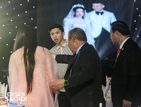 Hội ngộ tại đám cưới Quang Hải, thầy Park Hang-seo ôm Đoàn Văn Hậu, hỏi thăm chuyện Doãn Hải My mang bầu