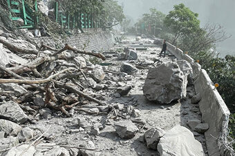 Động đất tại Đài Loan: Chồng liều mình chắn cho vợ giữa cơn đá lở, đau lòng nhìn cô qua đời trong vòng tay