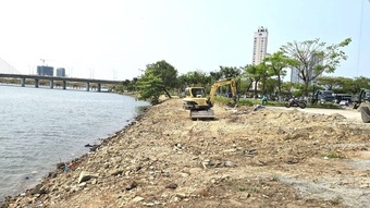 Nghi sông Hàn bị lấn, lãnh đạo Đà Nẵng kiểm tra nóng