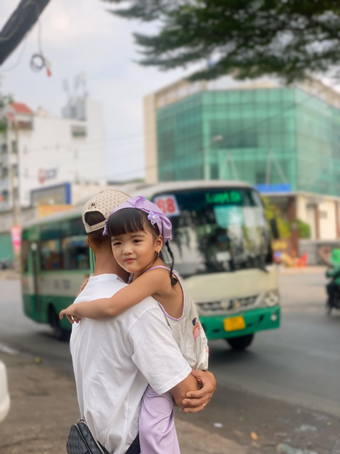 Con gái sao Việt mới ngày nào còn bị chê "trán dô, mặt chành bành" giờ có ngoại hình cưng xỉu, còn được dạy dỗ khéo thế này