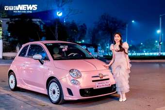 ''Soi'' xe Fiat 500 mới tậu của Hòa Minzy