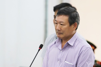 Cựu giám đốc CDC Khánh Hòa nhận tội sau khi nghe VKS đề nghị mức án