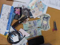 Chiếc ví có gần 100 triệu đồng bên trong bị ''bỏ quên'' ở Nội Bài