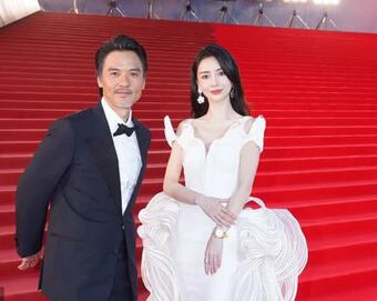 Thảm đỏ Giải thưởng Điện ảnh Hồng Kông lần thứ 42: Vắng Thư Kỳ, ông xã Phùng Đức Luân xuất hiện tình tứ bên Angelababy