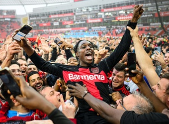 Leverkusen tạo cột mốc lịch sử