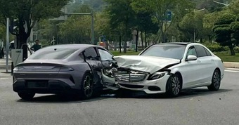 Xiaomi SU7 gặp tai nạn đầu tiên với Mercedes: Xe Trung Quốc được dịp "đọ độ cứng" với xe Đức