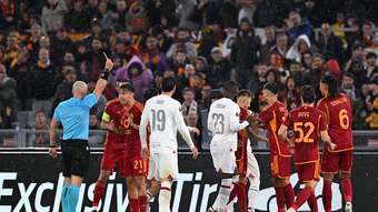 Dybala rực sáng, Roma hạ Milan vào bán kết Europa League
