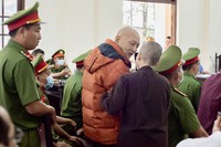 Tai tiếng của "thầy ông nội" Lê Tùng Vân, người vừa bị khởi tố tội loạn luân khi đang lĩnh án