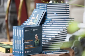 Ra mắt bộ sách về Đại tướng Võ Nguyên Giáp bằng 6 thứ tiếng